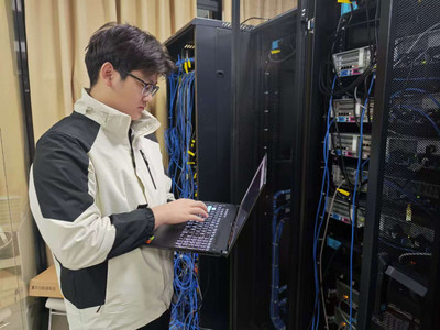 融合AI与大数据 光痕感知守护数字世界的安全网络技术研发